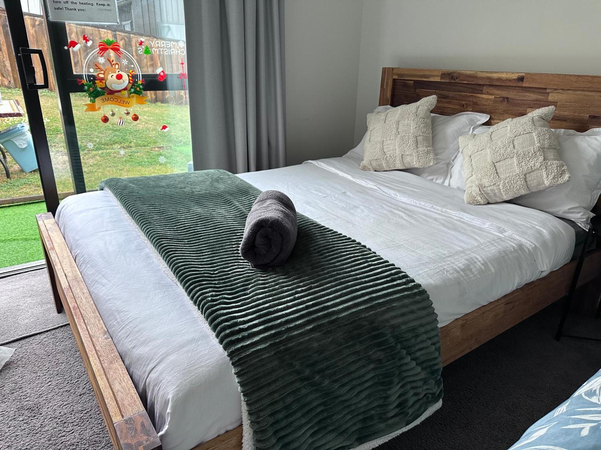 Hanleys Private Room Near Airport Франктон Экстерьер фото